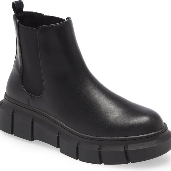 BP. Niya Lug Sole Chelsea Boot in Black - Picture 2 of 8